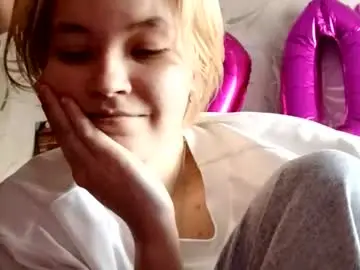 Louisbachan  live sex cam