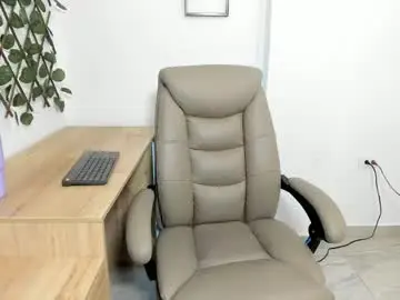 Madeleine_w  live sex cam