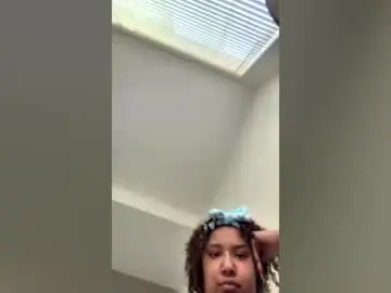 Marzezgoddes21  live sex cam