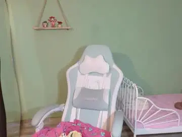 Naugthy_muse  live sex cam