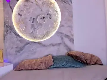 Roxanaborns  live sex cam