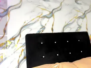 Roxanaborns  live sex cam