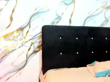 Roxanaborns  live sex cam