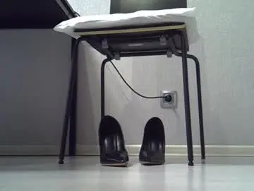 Yahi_ko  live sex cam