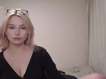 Lillianhusk  live sex cam