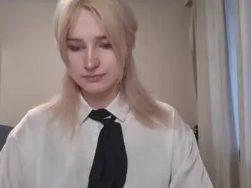 Lillianhusk  live sex cam