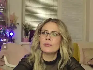 Spicyhotmilf  live sex cam