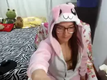 Culumbiacandy  live sex cam