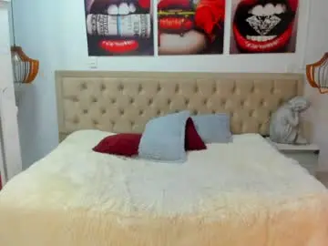 Leslieanddrako  live sex cam