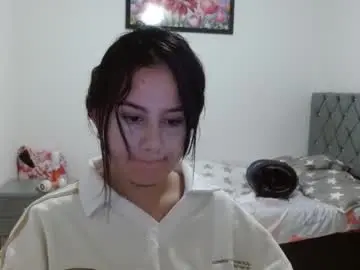 Naughtyplayass  live sex cam