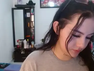 Naughtyplayass  live sex cam