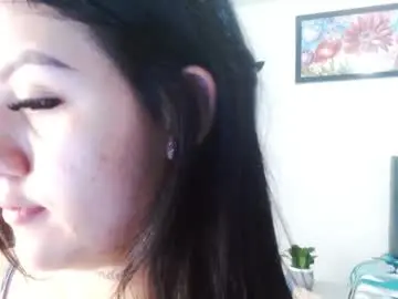 Naughtyplayass  live sex cam