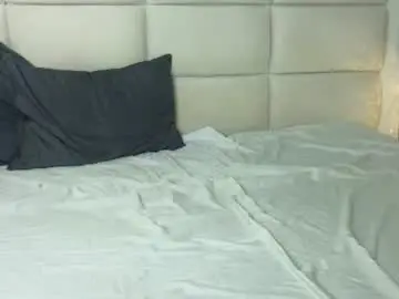 Ninaluxx  live sex cam