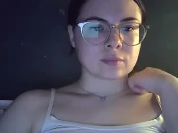 Olivepeach  live sex cam