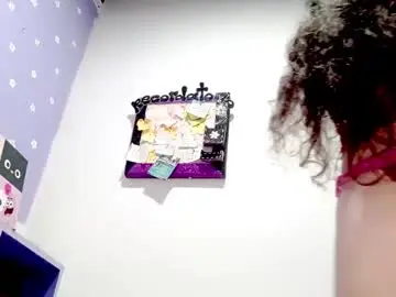 Petiteivoryqueen  live sex cam