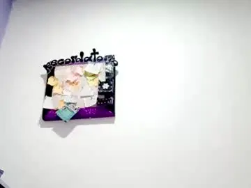 Petiteivoryqueen  live sex cam
