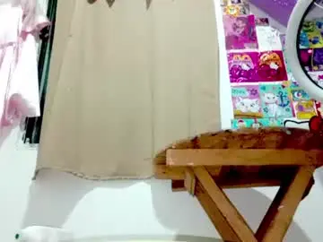 Petiteivoryqueen  live sex cam