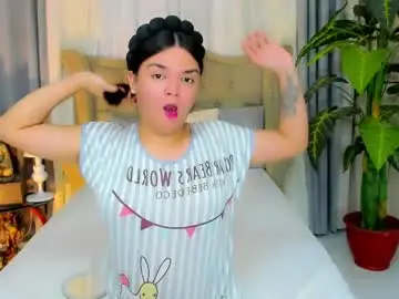 Princesshugecumontop  live sex cam