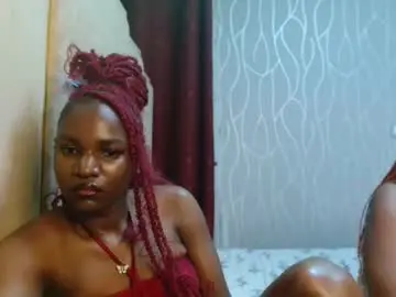 Raven_luxe  live sex cam