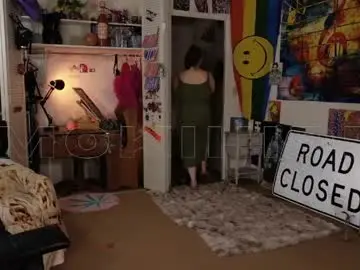 Smokihippi  live sex cam