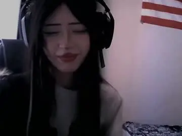 Tressiedelaremore  live sex cam
