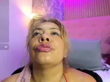 Victoriamil1  live sex cam