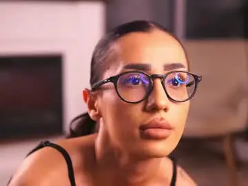 Chloeobrilx  live sex cam