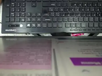 Juicybrunette  live sex cam