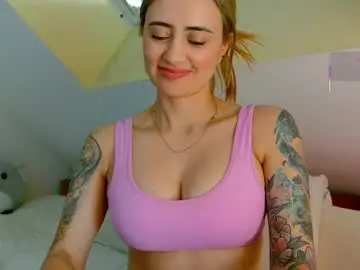 Pennyy__  live sex cam