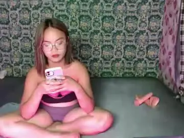 Quinne_miles  live sex cam