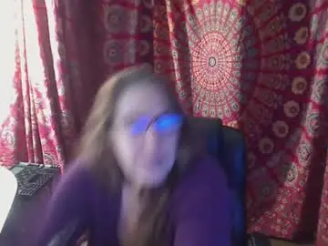 Squirtingmama  live sex cam