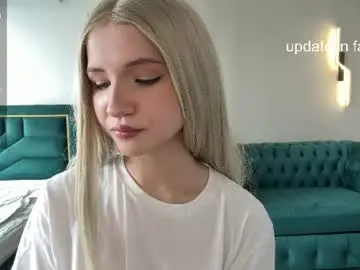 Vikkiiisecret  live sex cam