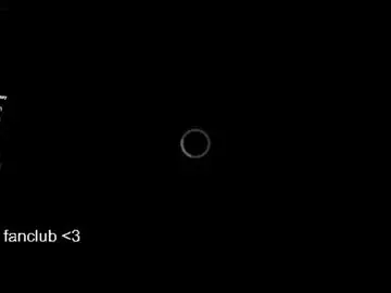 Vikkiiisecret  live sex cam