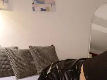 Andreawine89  live sex cam