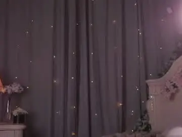 Burnletitalllburn  live sex cam