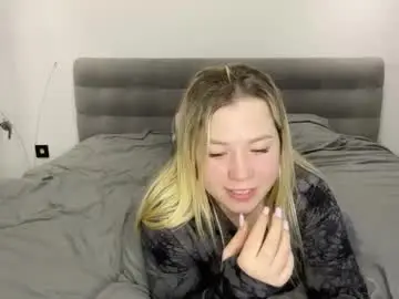 Emberbunny  live sex cam