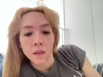 Iryna32  live sex cam