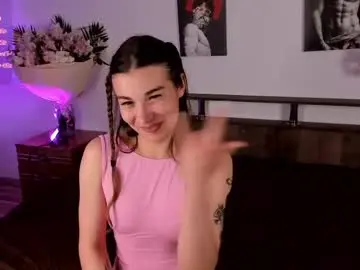Nikki_hearts0  live sex cam