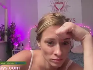 Saraloverays  live sex cam