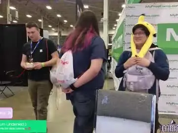 Crimsonkitten  live sex cam