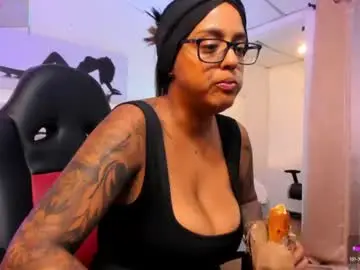 Houseigth_  live sex cam
