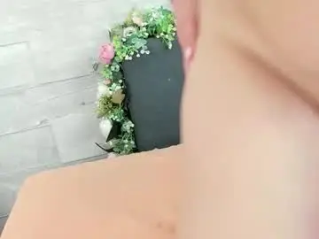 Hugeboobserin  live sex cam