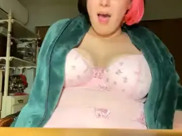 Crystalyn777  live sex cam