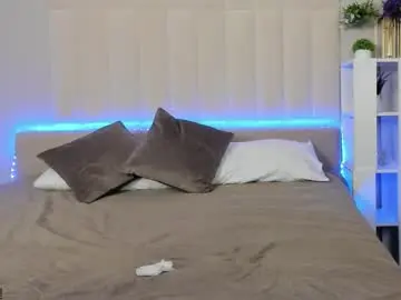 Lira_revery  live sex cam