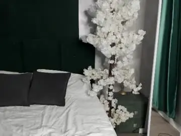 Lira_revery  live sex cam