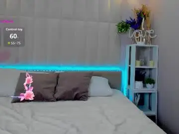 Lira_revery  live sex cam