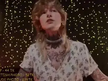 Littlespacemouse  live sex cam