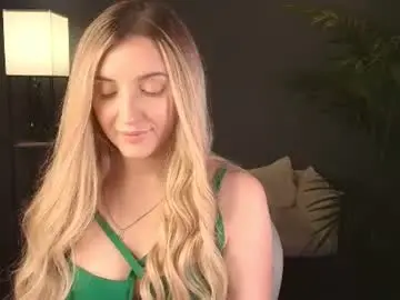 Mi1a_  live sex cam