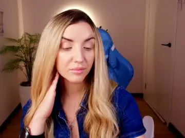 Mi1a_  live sex cam