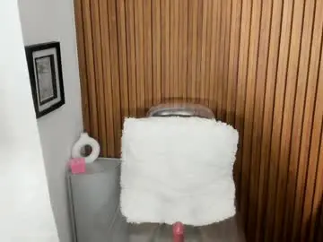 Mia_girl00  live sex cam